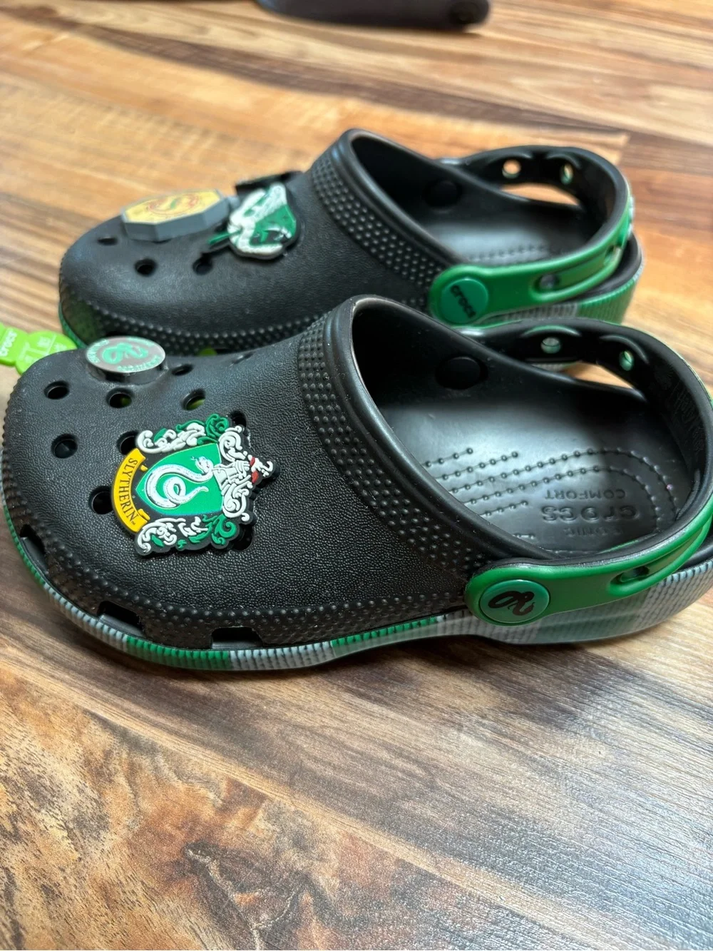 Crocs Kids Clogs Harry Potter Slytherin with Charms NEW size 12